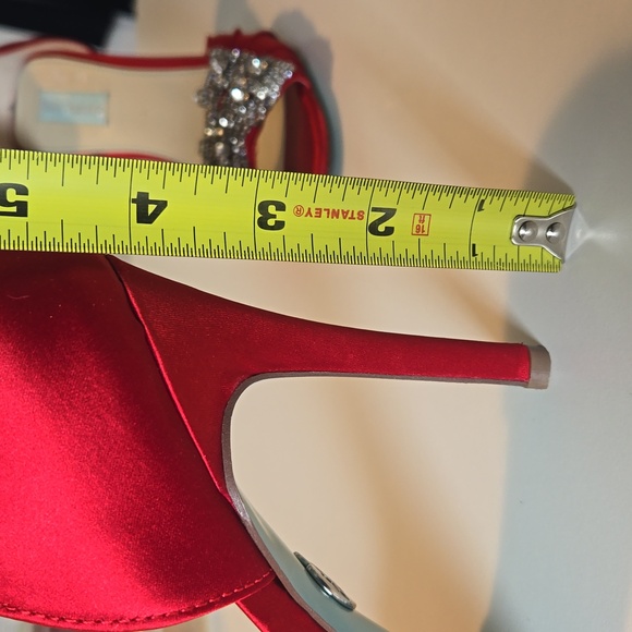 Betsey Johnson red satin jeweled bow heels, sz 8.5 - Picture 9 of 9